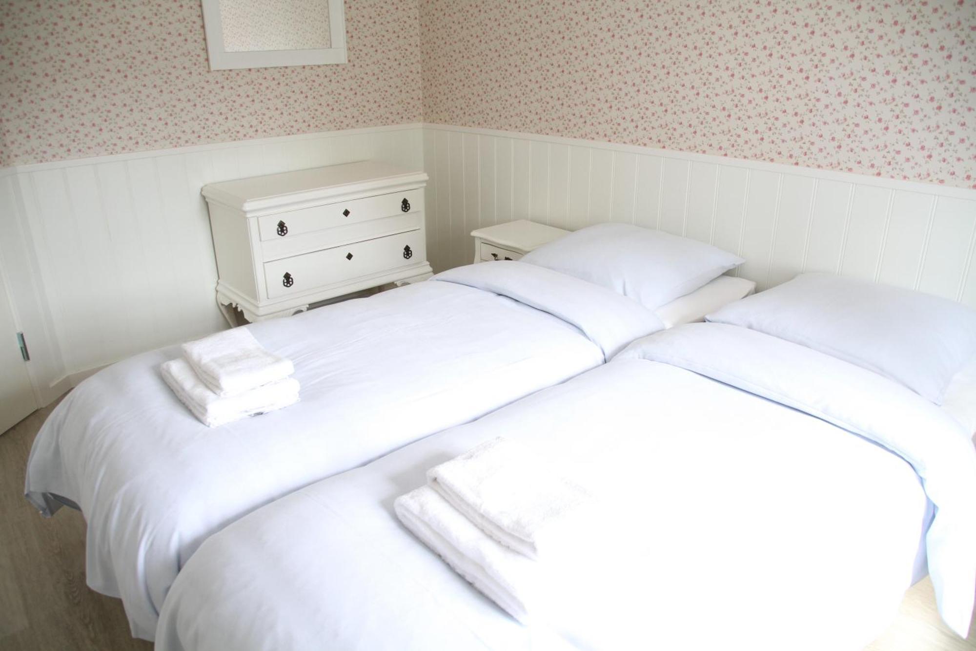 Blabjerggaard - Hennebysvej 60 Aparthotel Henne Strand Bagian luar foto